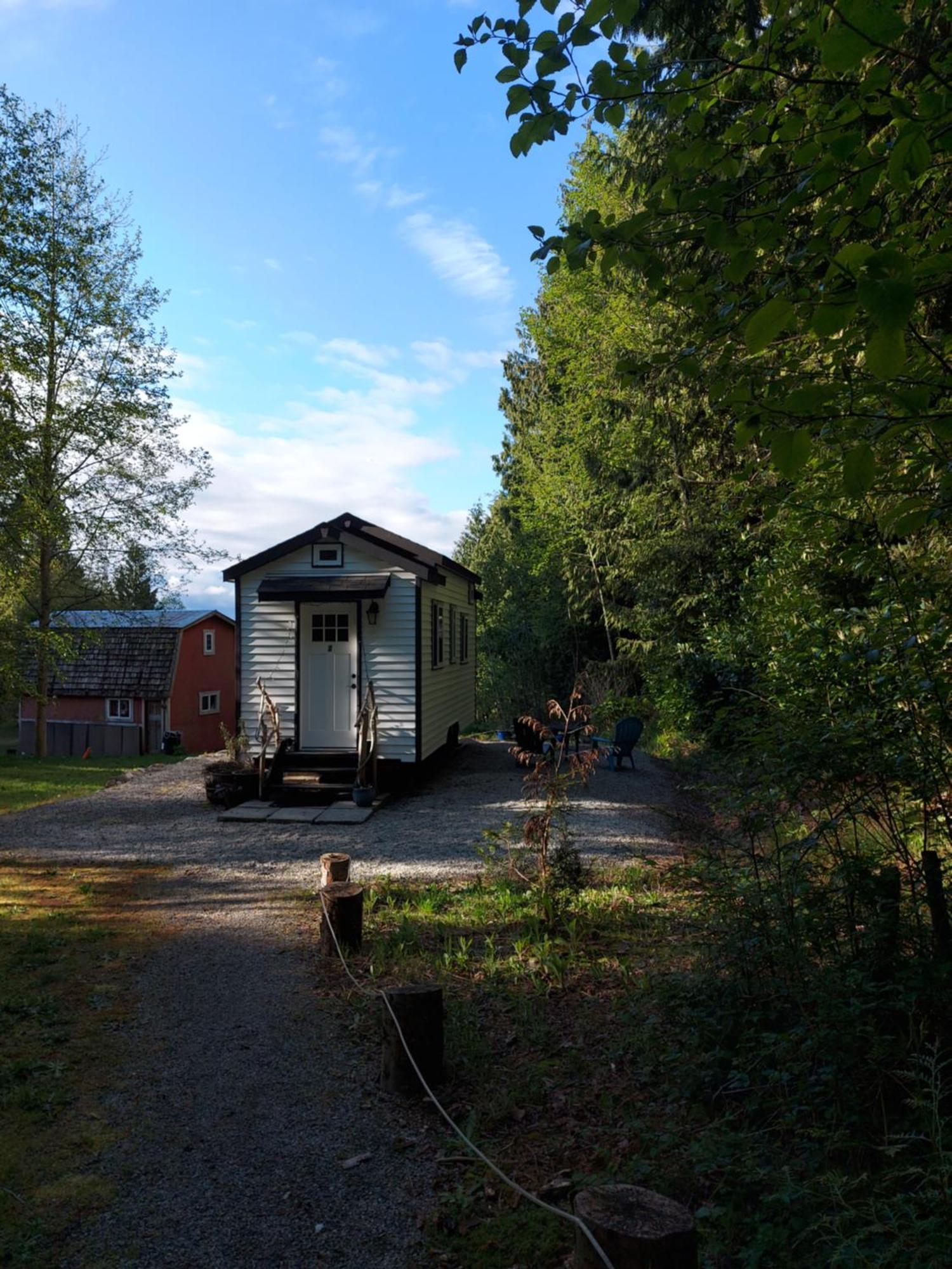 Вілла A Tiny Escape Roberts Creek Номер фото