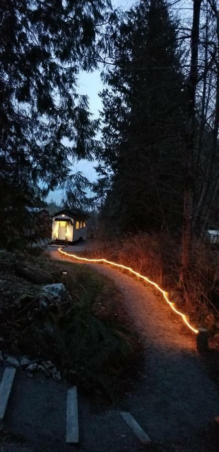 Вілла A Tiny Escape Roberts Creek Екстер'єр фото